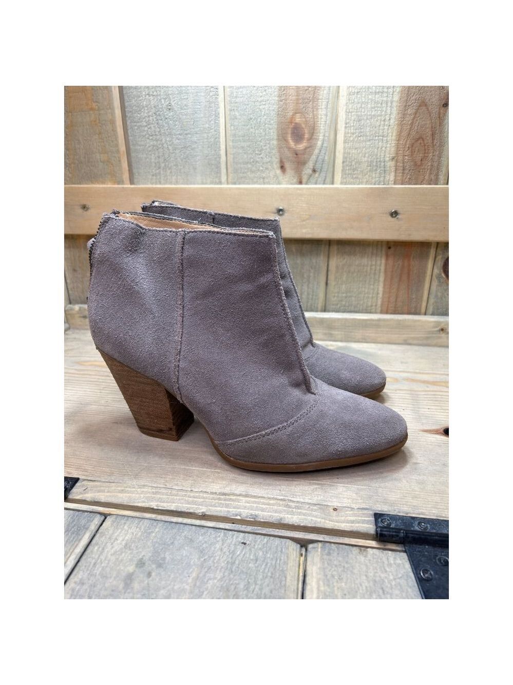 9M Enzo Angiolini Gray Suede Fall Boots Back Zip Block Heel